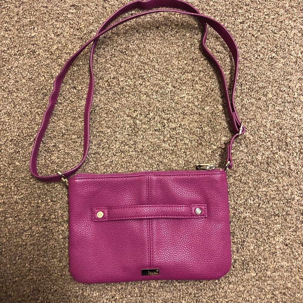 Thirty One Street Style crossbody clutch